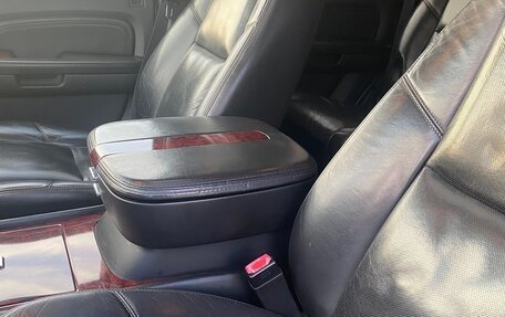 Cadillac Escalade III, 2008 год, 1 800 000 рублей, 10 фотография