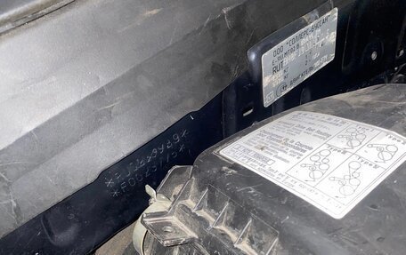 Toyota Land Cruiser Prado 150 рестайлинг 2, 2015 год, 3 450 000 рублей, 16 фотография