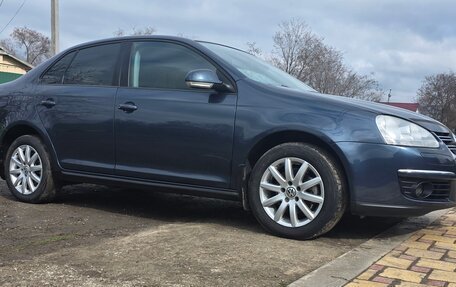 Volkswagen Jetta VI, 2008 год, 700 000 рублей, 2 фотография