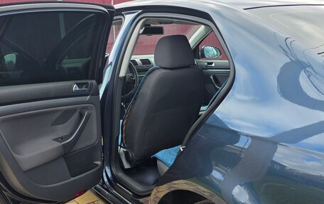 Volkswagen Jetta VI, 2008 год, 700 000 рублей, 11 фотография