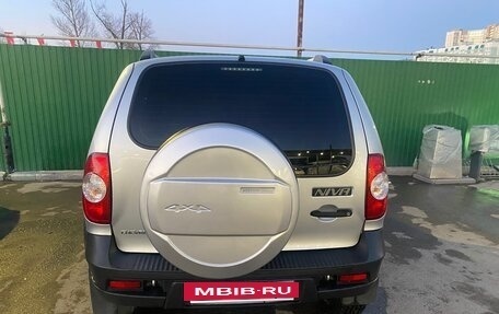 Chevrolet Niva I рестайлинг, 2017 год, 845 000 рублей, 2 фотография