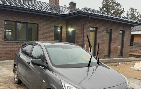 Hyundai Solaris II рестайлинг, 2013 год, 700 000 рублей, 3 фотография