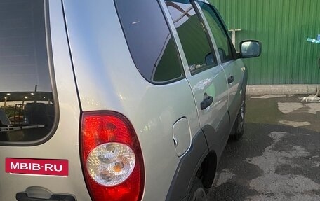 Chevrolet Niva I рестайлинг, 2017 год, 845 000 рублей, 5 фотография