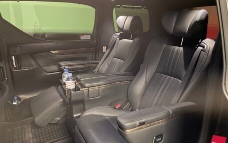 Toyota Alphard III, 2021 год, 5 200 000 рублей, 2 фотография