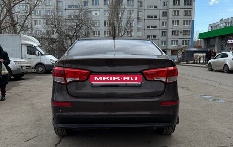 KIA Rio III рестайлинг, 2015 год, 850 000 рублей, 18 фотография