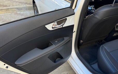 KIA K3, 2025 год, 2 390 000 рублей, 32 фотография