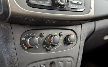 Renault Sandero II рестайлинг, 2018 год, 1 080 000 рублей, 23 фотография