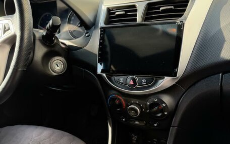 Hyundai Solaris II рестайлинг, 2016 год, 990 000 рублей, 11 фотография