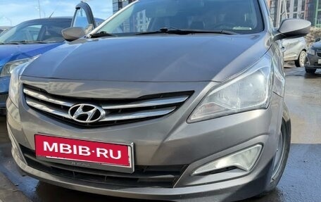 Hyundai Solaris II рестайлинг, 2016 год, 990 000 рублей, 1 фотография