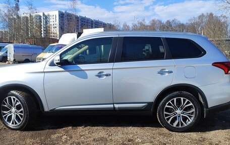 Mitsubishi Outlander III рестайлинг 3, 2018 год, 2 100 000 рублей, 6 фотография