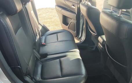 Mitsubishi Outlander III рестайлинг 3, 2018 год, 2 100 000 рублей, 14 фотография