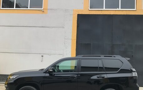 Toyota Land Cruiser Prado 150 рестайлинг 2, 2021 год, 7 000 000 рублей, 3 фотография