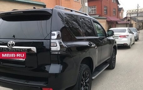 Toyota Land Cruiser Prado 150 рестайлинг 2, 2021 год, 7 000 000 рублей, 8 фотография