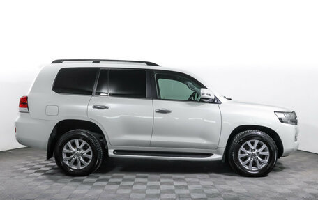 Toyota Land Cruiser 200, 2018 год, 6 290 000 рублей, 4 фотография