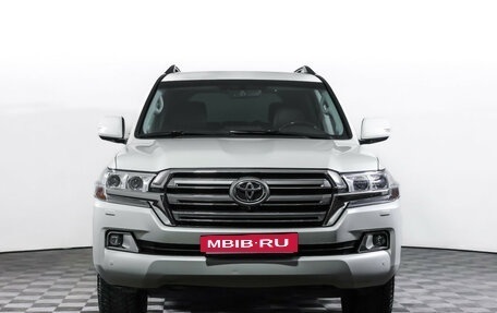 Toyota Land Cruiser 200, 2018 год, 6 290 000 рублей, 2 фотография