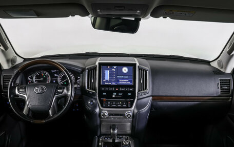 Toyota Land Cruiser 200, 2018 год, 6 290 000 рублей, 17 фотография