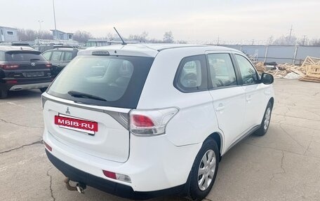 Mitsubishi Outlander III рестайлинг 3, 2014 год, 1 350 000 рублей, 3 фотография