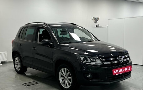 Volkswagen Tiguan I, 2015 год, 1 990 000 рублей, 2 фотография