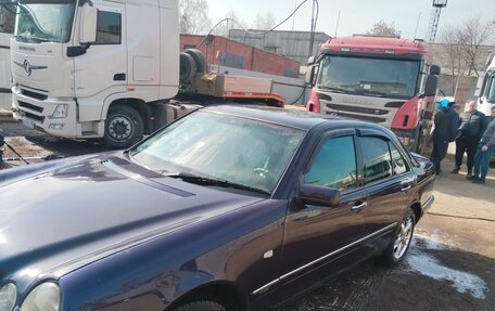 Mercedes-Benz E-Класс, 1997 год, 500 000 рублей, 10 фотография