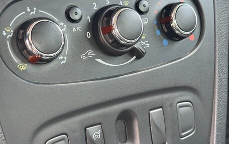 Renault Sandero II рестайлинг, 2018 год, 859 000 рублей, 17 фотография