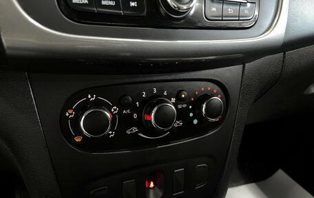 Renault Logan II, 2019 год, 1 295 000 рублей, 15 фотография