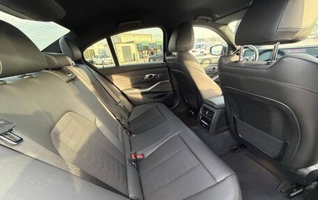 BMW 3 серия, 2022 год, 3 850 000 рублей, 16 фотография