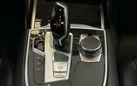 BMW 7 серия, 2017 год, 3 790 000 рублей, 15 фотография