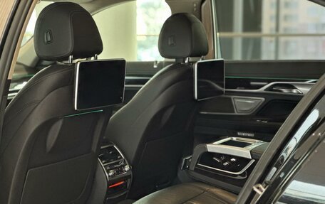 BMW 7 серия, 2017 год, 3 790 000 рублей, 27 фотография