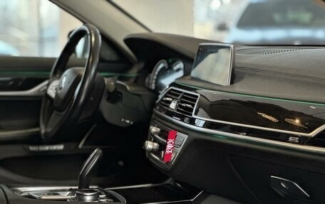 BMW 7 серия, 2017 год, 3 790 000 рублей, 18 фотография