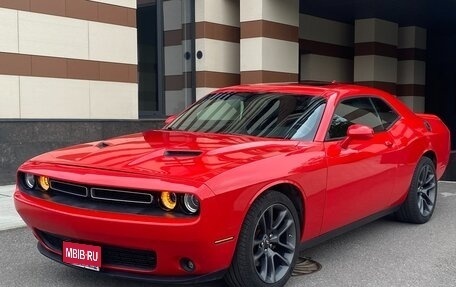 Dodge Challenger III рестайлинг 2, 2019 год, 4 250 000 рублей, 1 фотография