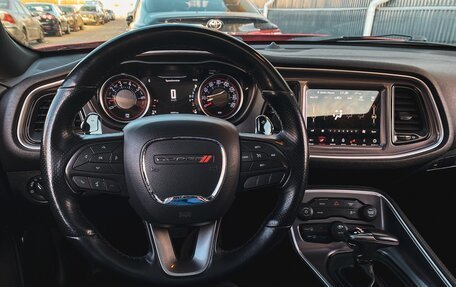 Dodge Challenger III рестайлинг 2, 2019 год, 4 250 000 рублей, 15 фотография