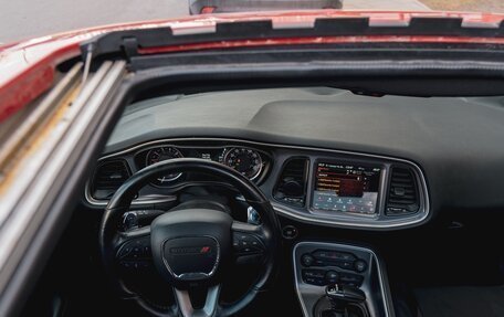 Dodge Challenger III рестайлинг 2, 2019 год, 4 250 000 рублей, 14 фотография