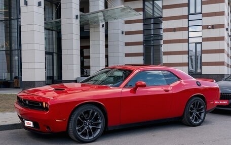 Dodge Challenger III рестайлинг 2, 2019 год, 4 250 000 рублей, 2 фотография