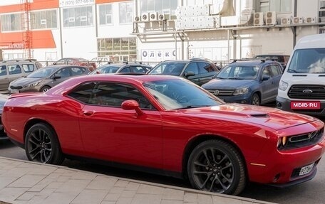 Dodge Challenger III рестайлинг 2, 2019 год, 4 250 000 рублей, 4 фотография