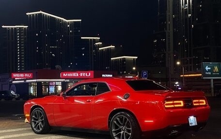 Dodge Challenger III рестайлинг 2, 2019 год, 4 250 000 рублей, 29 фотография