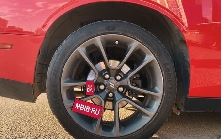 Dodge Challenger III рестайлинг 2, 2019 год, 4 250 000 рублей, 25 фотография