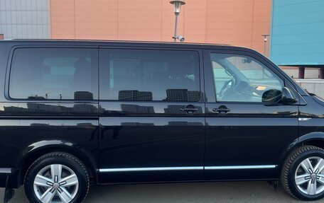 Volkswagen Multivan T6 рестайлинг, 2016 год, 3 300 000 рублей, 7 фотография