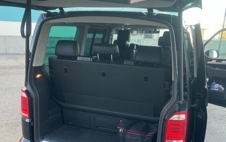 Volkswagen Multivan T6 рестайлинг, 2016 год, 3 300 000 рублей, 11 фотография