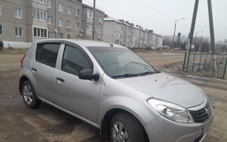Renault Sandero I, 2014 год, 500 000 рублей, 2 фотография