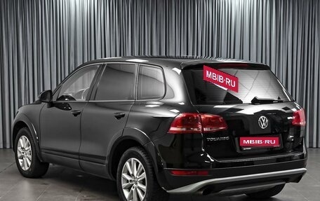 Volkswagen Touareg III, 2012 год, 1 998 000 рублей, 2 фотография