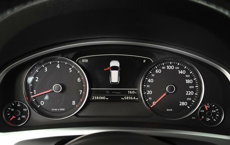 Volkswagen Touareg III, 2012 год, 1 998 000 рублей, 22 фотография