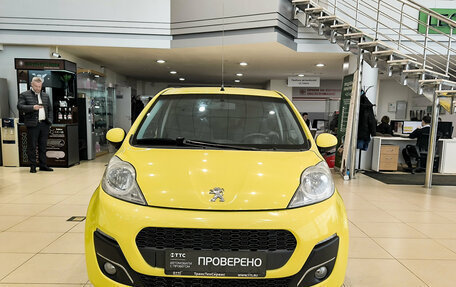 Peugeot 107 I рестайлинг, 2013 год, 499 000 рублей, 2 фотография