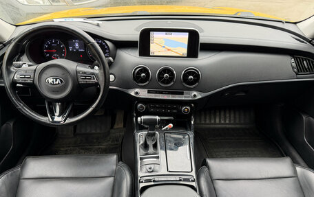 KIA Stinger I, 2018 год, 1 999 000 рублей, 8 фотография