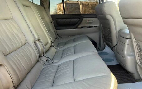 Toyota Land Cruiser 100 рестайлинг 2, 2002 год, 1 499 000 рублей, 13 фотография