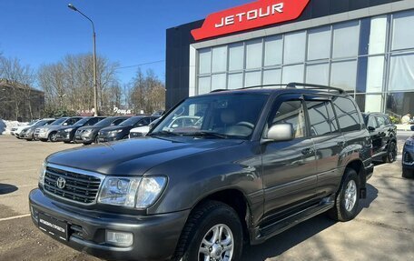 Toyota Land Cruiser 100 рестайлинг 2, 2002 год, 1 499 000 рублей, 2 фотография