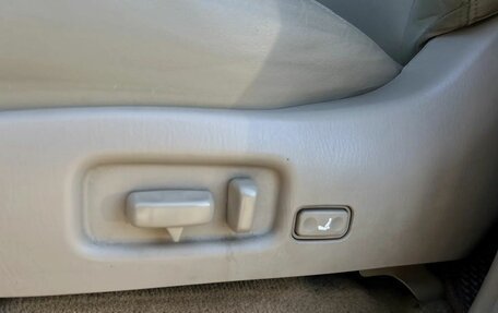 Toyota Land Cruiser 100 рестайлинг 2, 2002 год, 1 499 000 рублей, 19 фотография