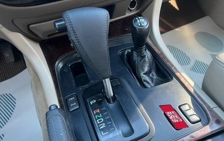 Toyota Land Cruiser 100 рестайлинг 2, 2002 год, 1 499 000 рублей, 16 фотография