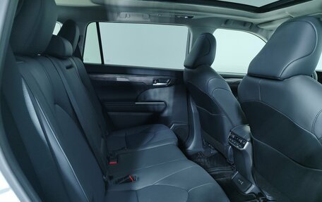 Toyota Highlander, 2025 год, 5 890 000 рублей, 26 фотография