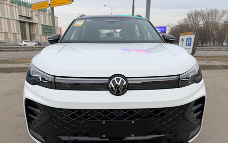 Volkswagen Tiguan, 2025 год, 4 990 000 рублей, 17 фотография