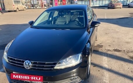 Volkswagen Jetta VI, 2018 год, 1 890 000 рублей, 2 фотография